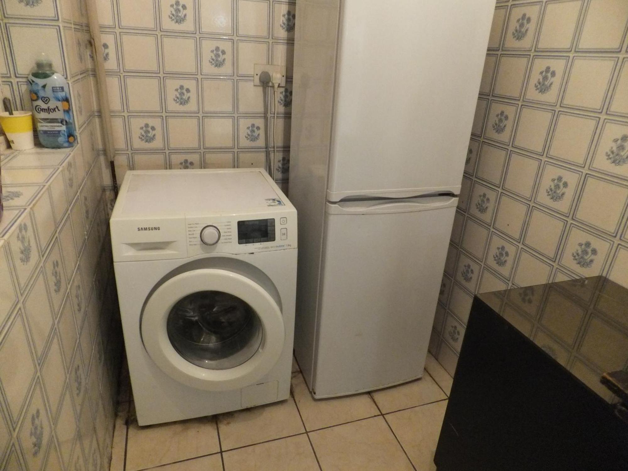 Many Worlds Meet - Eurostar, Wimbledon 30 Mins, Central London, Gatwick 15 Mins - Spacious, Sleeps Up To 16 Plus Cot - Free Wifi, Parking - Next To Lloyd Park, Great For Families, Walkers, Relocators - Ideal For Contractors Croydon Dış mekan fotoğraf