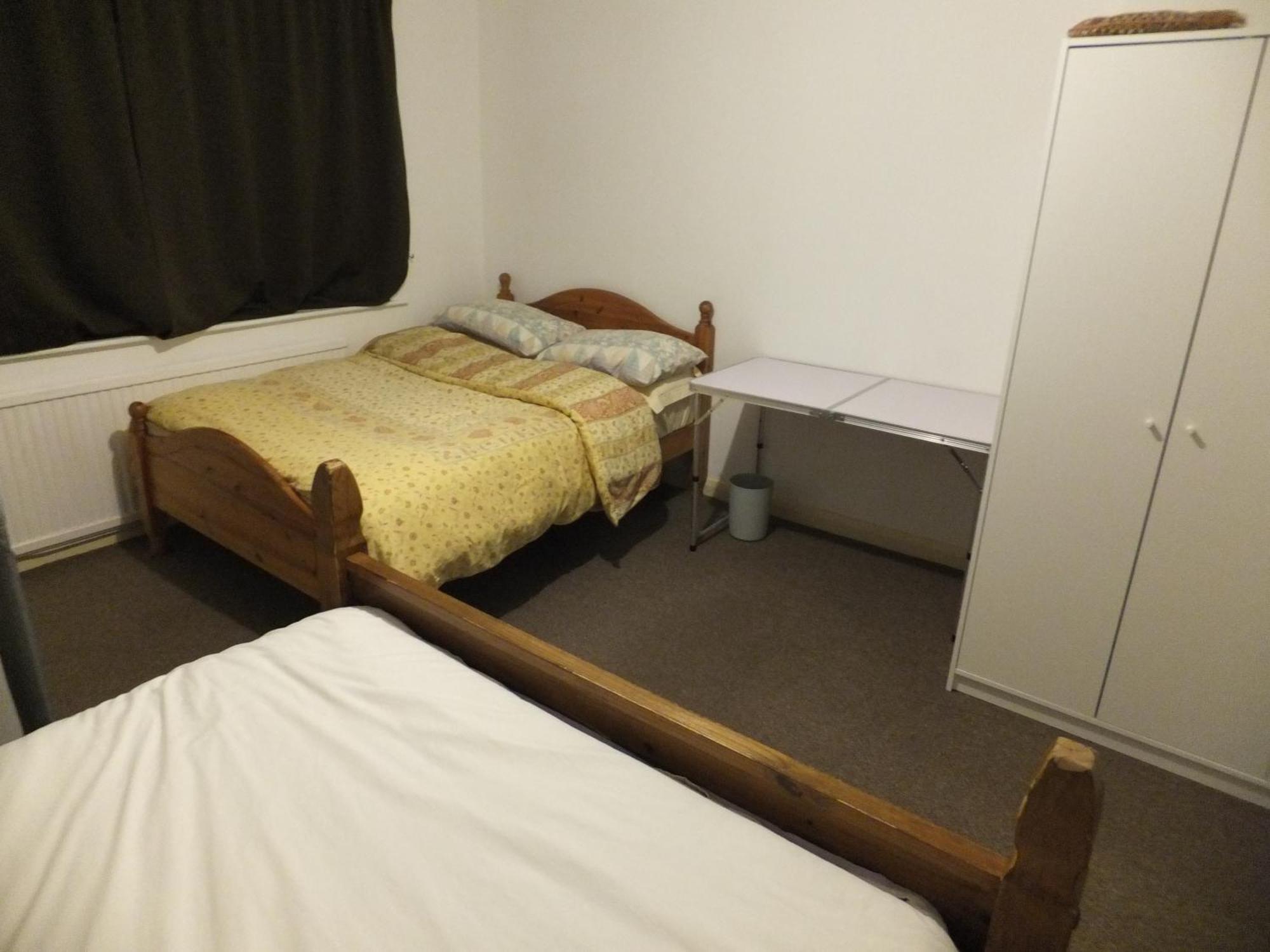 Many Worlds Meet - Eurostar, Wimbledon 30 Mins, Central London, Gatwick 15 Mins - Spacious, Sleeps Up To 16 Plus Cot - Free Wifi, Parking - Next To Lloyd Park, Great For Families, Walkers, Relocators - Ideal For Contractors Croydon Dış mekan fotoğraf