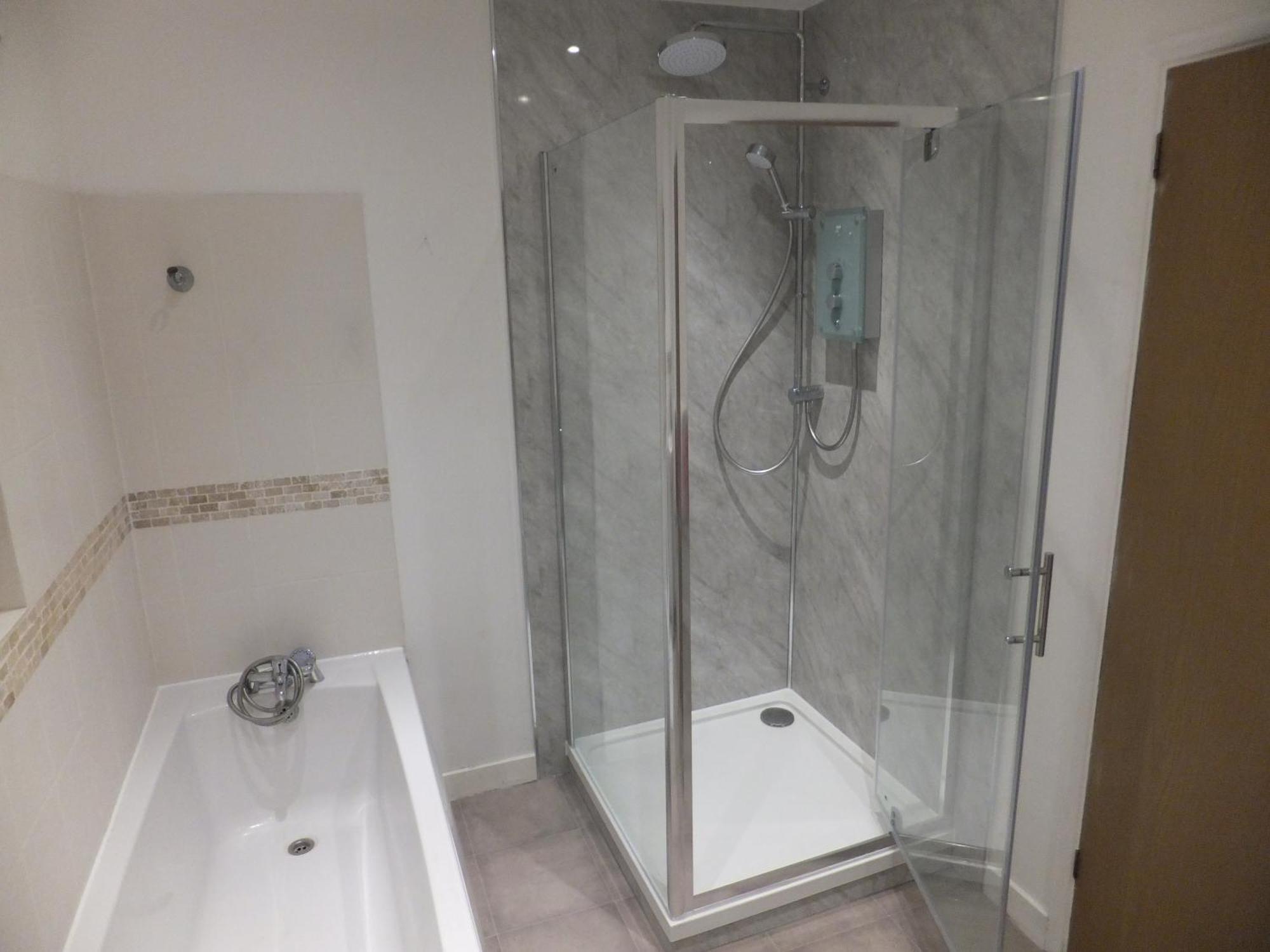 Many Worlds Meet - Eurostar, Wimbledon 30 Mins, Central London, Gatwick 15 Mins - Spacious, Sleeps Up To 16 Plus Cot - Free Wifi, Parking - Next To Lloyd Park, Great For Families, Walkers, Relocators - Ideal For Contractors Croydon Dış mekan fotoğraf